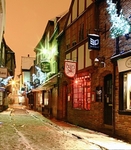 CS258 SNOWY SHAMBLES YORK
