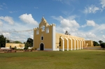 San Agustín, façade & exterior nave