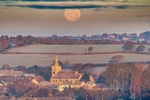 z4117 Moonset over Brading