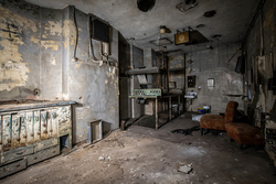 Abandoned Roxie Theatre (Los Angeles) | Projection Room B
