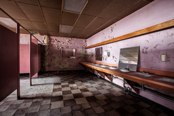 Philadelphia Naval Shipyard | Women's Restroom