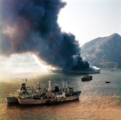KM-243 The QE1, Seawise University on fire - Jan 9 1972