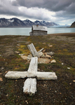 Old trappers hut grave and and galcier
