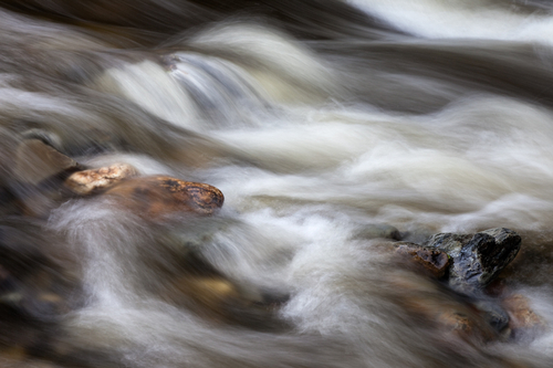 Rain returns after the 2013 March snow and the spell of cold dry weather. The rivers are flowing again.