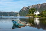 Sunken boat wreck in Ob An Duine bay, Plockton.