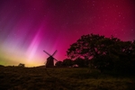 z4258 Northern Lights over Bembridge Windmill
