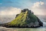 Close up of Thatcher Rock looking very verdant