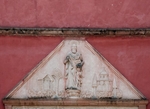 Façade pediment