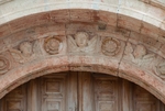 Façade portal archivolt, seraphim & rosettes