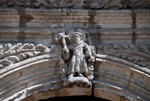 Façade portal, archivolt keystone