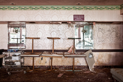 Fallside Hotel (Niagara Falls, NY) | Stacked Tables