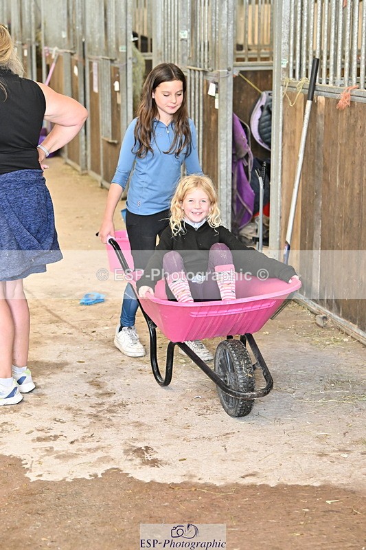 250821B-151303-00715 - Group C - Laraine