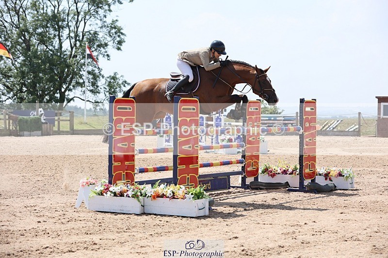 250725-140925-03181 - Cls 3 Snr Foxhunter