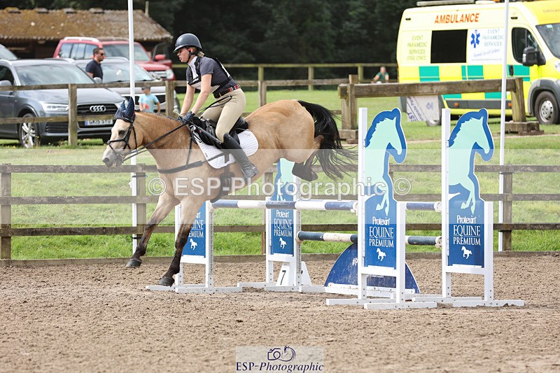 240804-105719-11380 - 316-Chloe_Dunn-TOWERHILL_SHAMIE