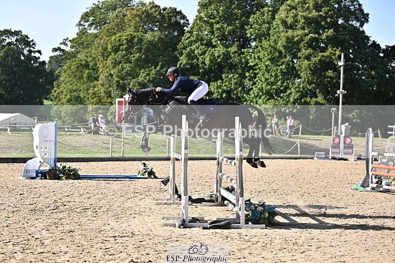 260906A-161009-04588 - Cls 24 Snr Foxhunter