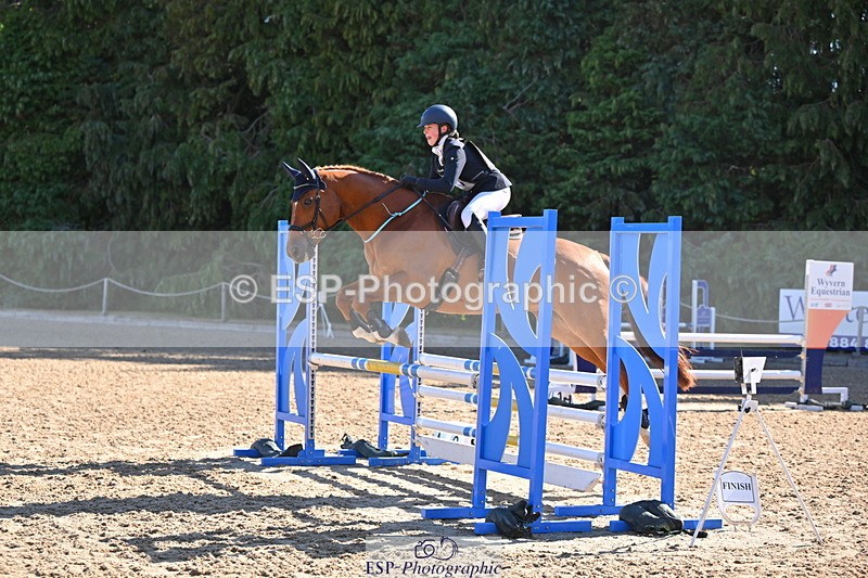 250802A-093924-00189 - C-105-Mimi.van.Ufford-MR.SOCKS