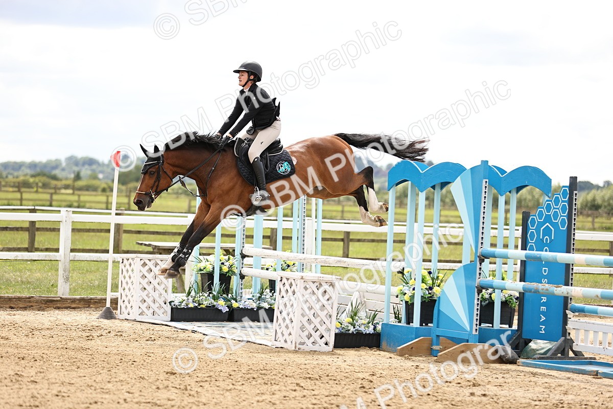 SBM_003421 - Class 11 - Senior Newcomers - 1.10m