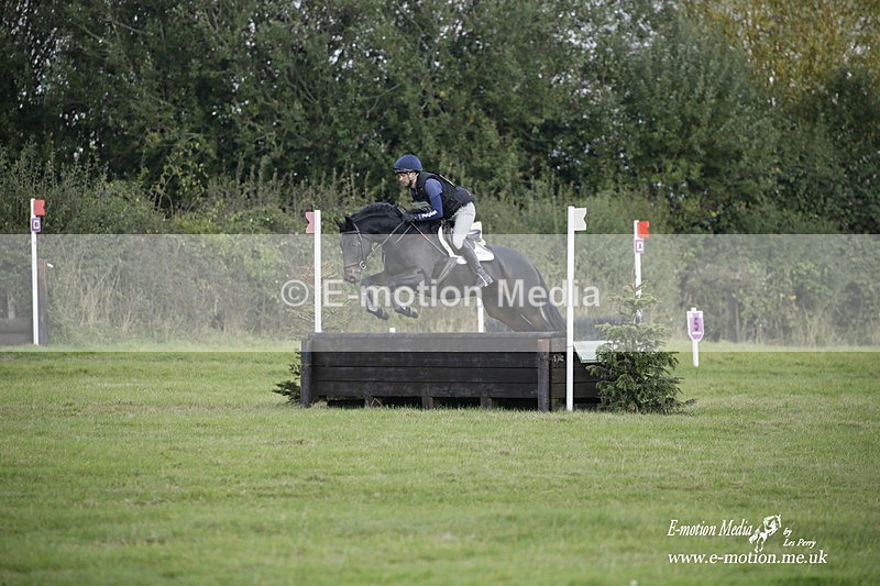  WWHT 171021 3180 - Intermediate (0.90m)  17/10/21