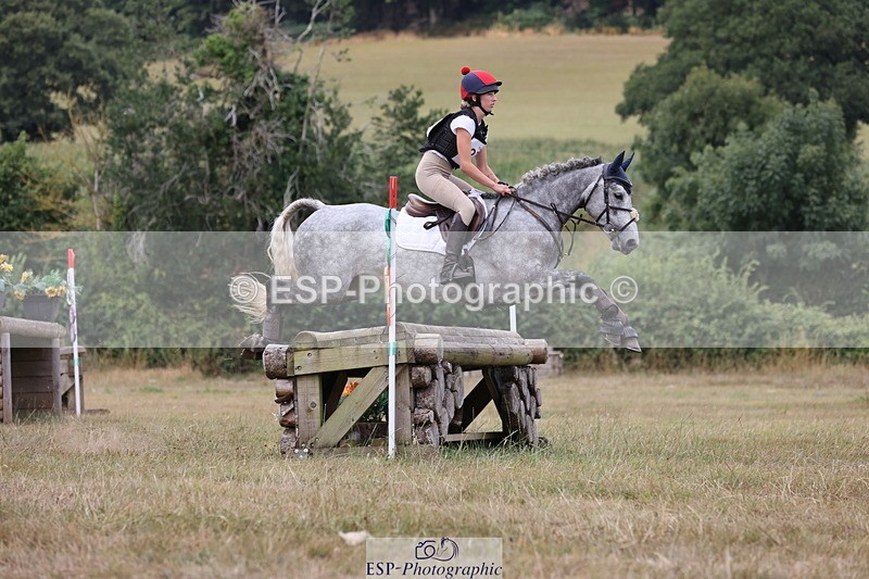 250802A-153309-06770 - F-274-Eliza.Miller-Edge-BALLYLEE.CASTLE.STORM