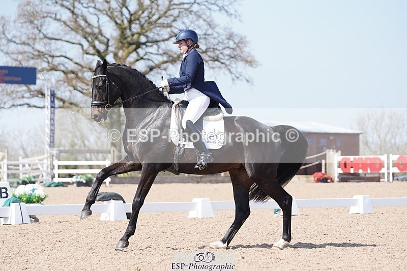 250404-133020-06186 - 003-Abbie.Newbury-Seagry.Firstamour