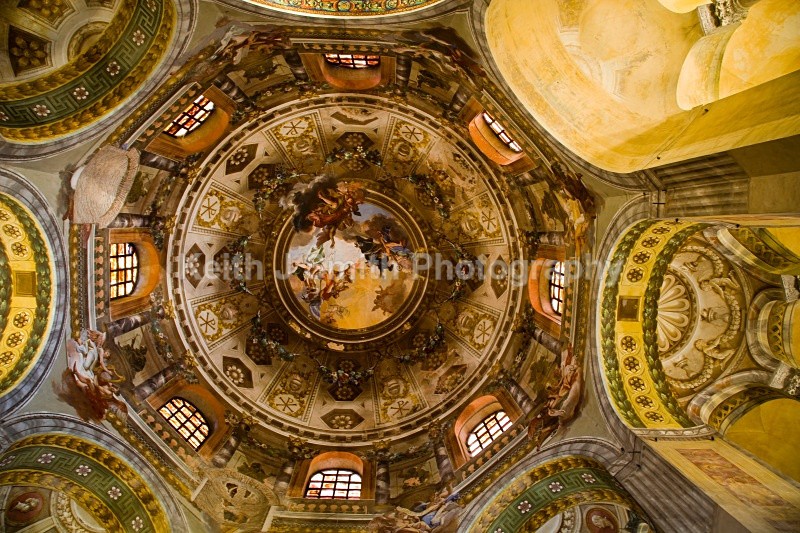 YR6M2642  (RM) - Worldwide