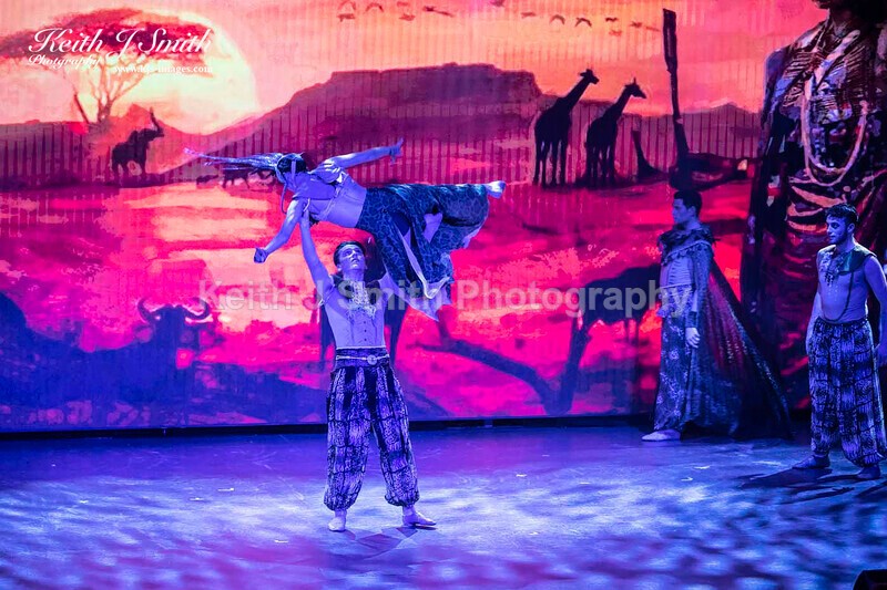 6KJS0372 - Ambition show team