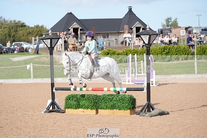 260926-153419-01257 - Cls 13 70cm Speed Derby