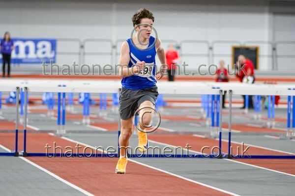 Age26SAT-926531 - Track Male Set One