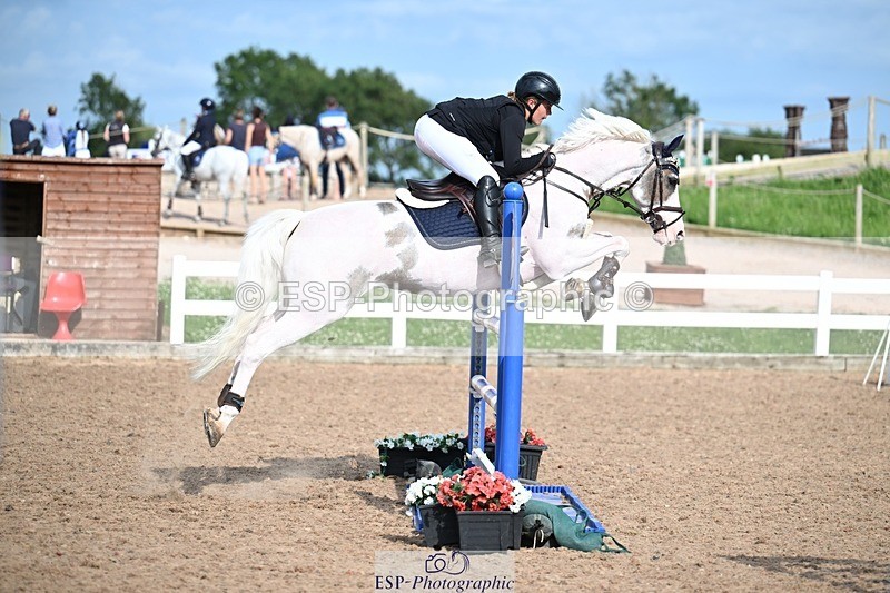 260627-175320-05881 - Cls 27 Foxhunter and 1.10m