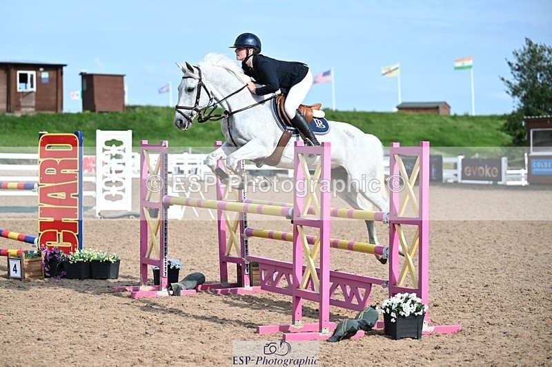 260627-175650-05893 - Cls 27 Foxhunter and 1.10m