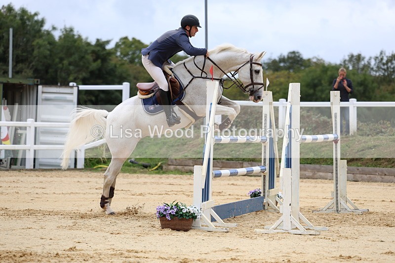 3E7A3254 - Class 9: Senior Foxhunter/1.20 open