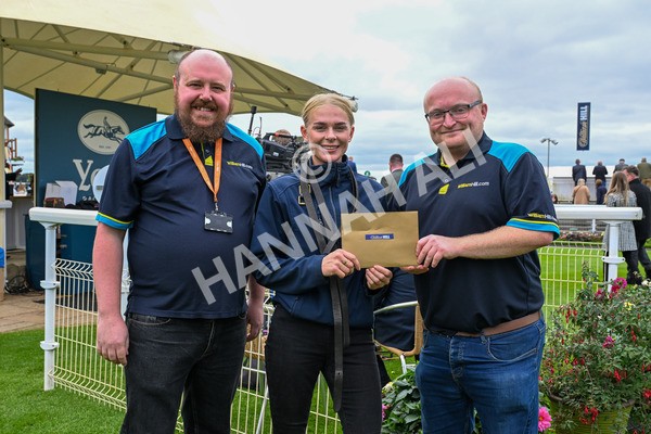 101025-Race 1-Ice Max-0119 - Race 1 William Hill Autumn Mile Handicap at York