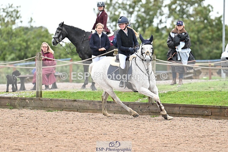 250920-154248-01779 - Cls 21 Pony Intro 80cm Derby