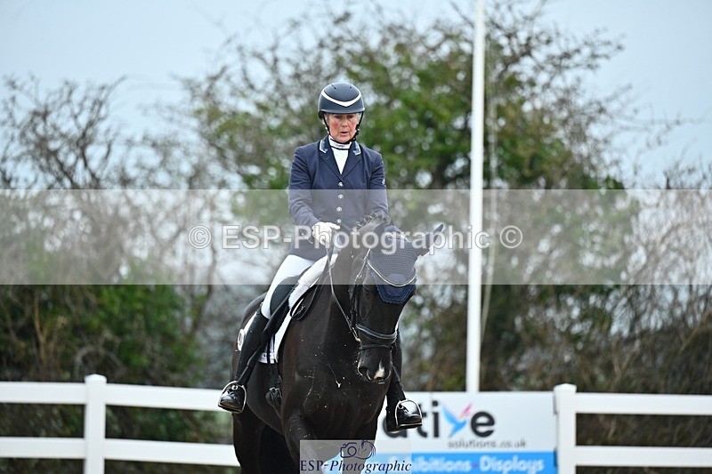 250214-094849-00698 - 228-Louise.Hutchinson-Shovern.Noire