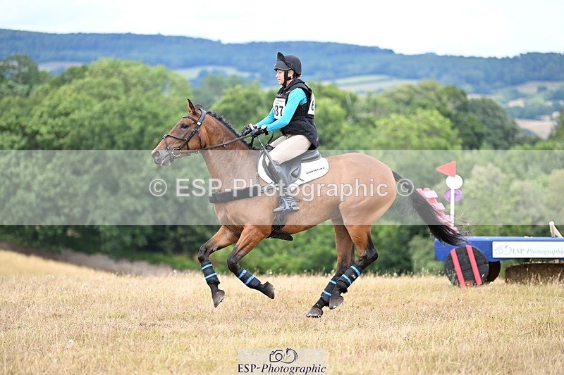 250803A-155615-16424 - O-687-Christina.Wiederkehr-KILLINAS.OISIN