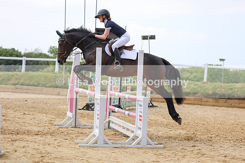 3E7A0517 - Class 10: Senior 95cm open