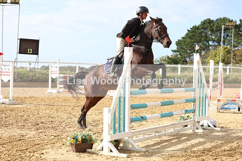 3E7A0591 - Class 13: Senior Newcomers/1.10m open