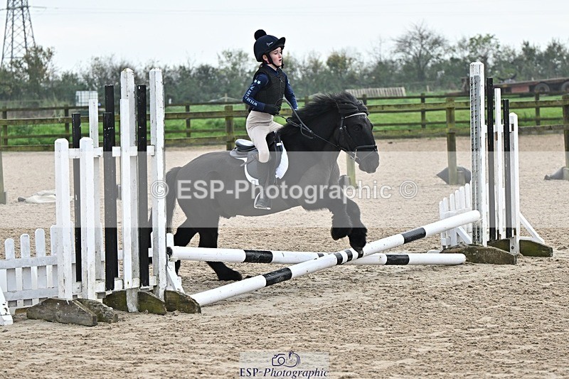241110-101635-00237 - 40cm Showjumping