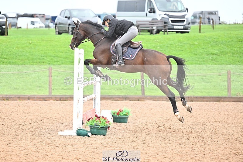 251003-134417-01195 - Cls 3 Foxhunter and 1.20m