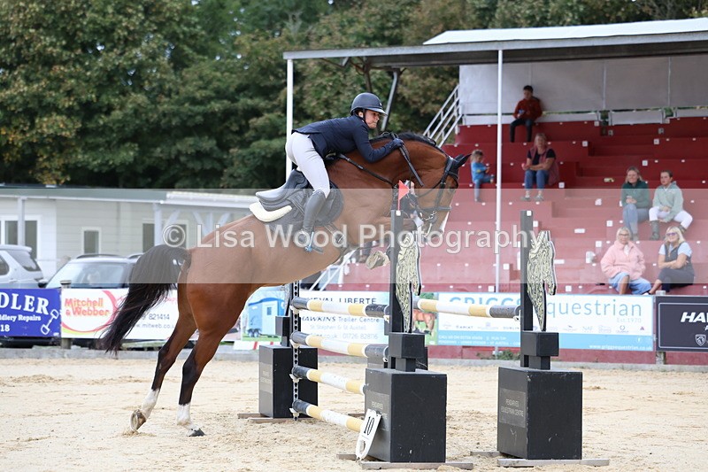 3E7A3046 - Class 8: Senior Newcomers/1.10m open