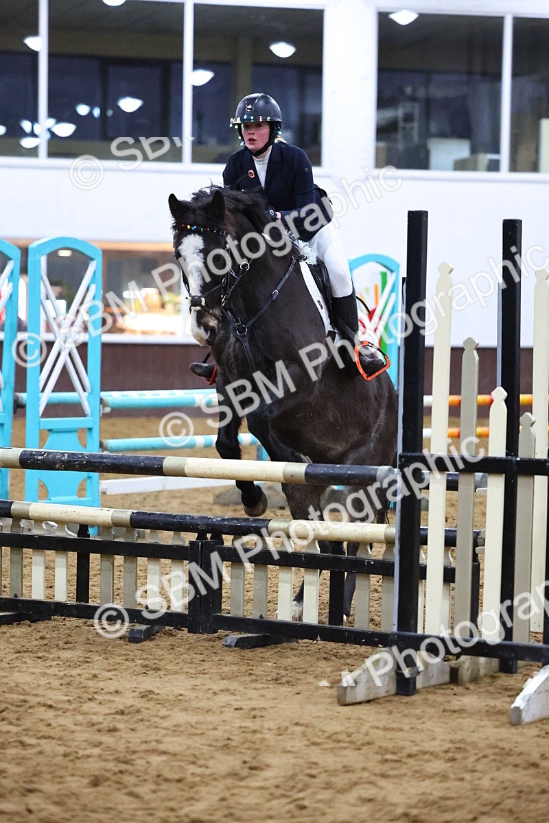 SBM_002842 - Class 6 - Holly & Ivy Stakes - 90cm