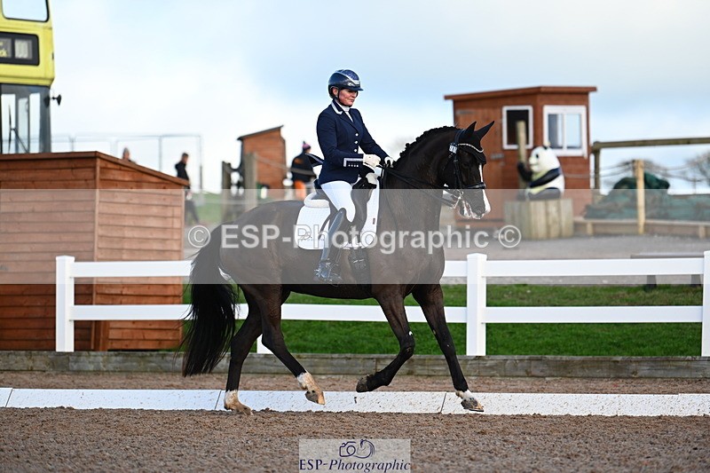 240218A-145444-08952 - 280-Nicola.Buchanan-ST.GILES.DARK.MAGIC