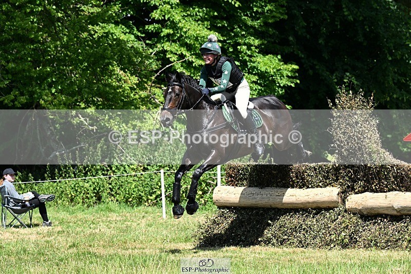 240629X-120231-2341 - 051-Marie_Webber-BENNY'S_DOUBLE_DIAMOND