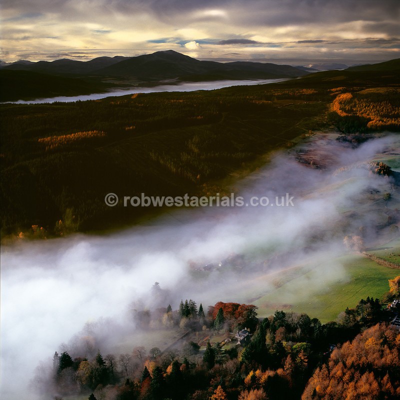 Glen Fincastle to Scheihallion in Scotland