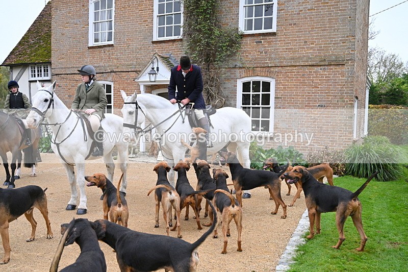 WJ7_6120 - Berks & Bucks - Children's Meet - The Old Farmhouse – Steventon.