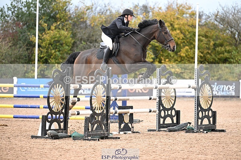 251022-141844-00627 - Cls 6 Snr Foxhunter 1.20m