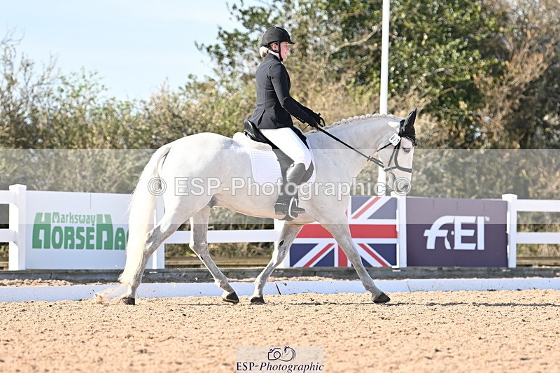 240324A-151113-04437 - Novice 27, 14.30 to 15.25