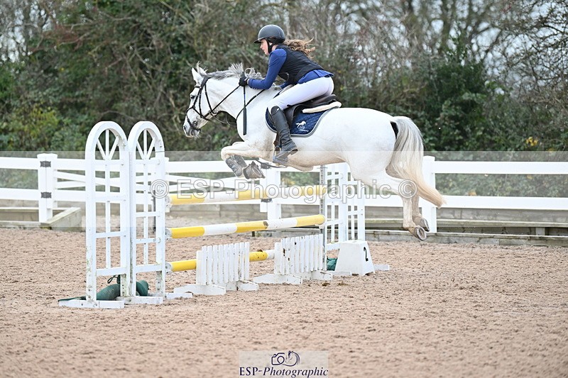 231119A-120706-05581 - Sun Cls 5 Newcomers & 1m Open