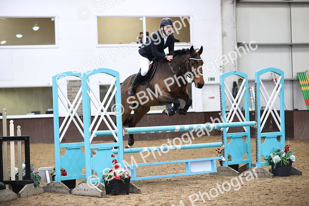 SBM_004063_Class 10 - Senior Newcomers - 110m Open - Debbie