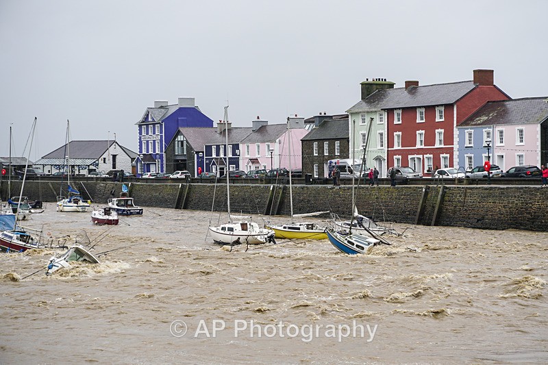 ACP04682-1 - Aberaeron Harbour, during storm Callum 13/10/2018